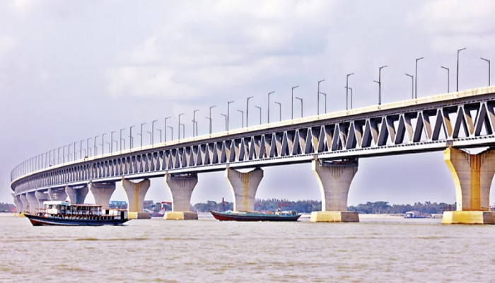 পদ্মা সেতুতে আলো জ্বলবে বুধবার