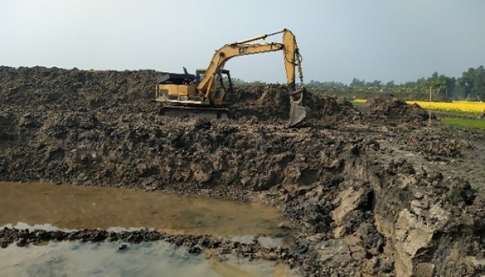 দুর্গাপুরে অবৈধ পুকুর খননকারীর বিরুদ্ধে ব্যবস্থা নিচ্ছে না স্থানীয় প্রশাসন