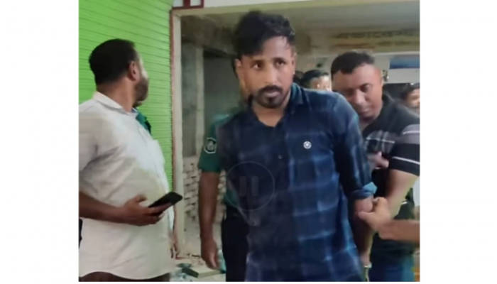 স্বর্ণের দোকানে চুরির সময় ইউপি সদস্যর ছেলে গ্রেপ্তার