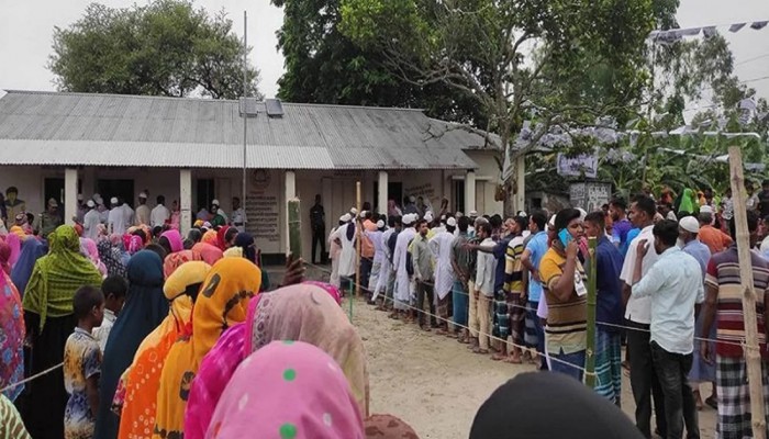 মির্জাপুরে ভোটকেন্দ্রে ভোটারের মৃত্যু