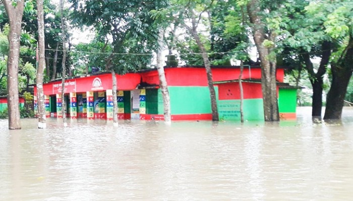 বন্যার পানি সরতে বাধা পেলে রাস্তা কেটে ফেলার নির্দেশ