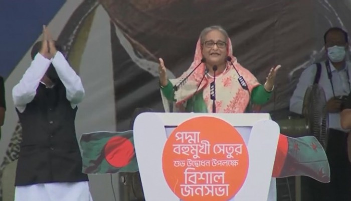 ‘আছে শুধু ভালোবাসা, দিয়ে গেলাম তাই’