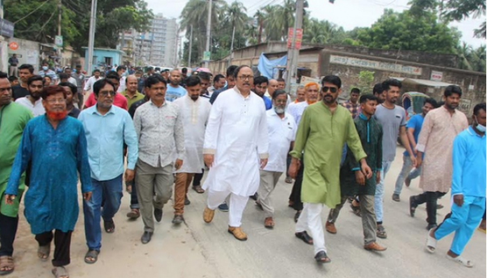 রাজশাহী মহানগরীতে রাস্তা প্রশস্তকরণ কাজ পরিদর্শনে রাসিক মেয়র