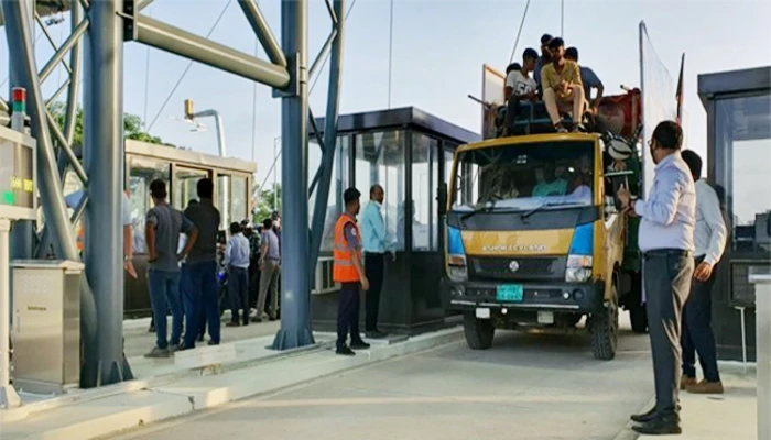 পদ্মা সেতুতে একদিনে ৩ কোটি ১৬ লাখ টাকা টোল আদায়ের রেকর্ড