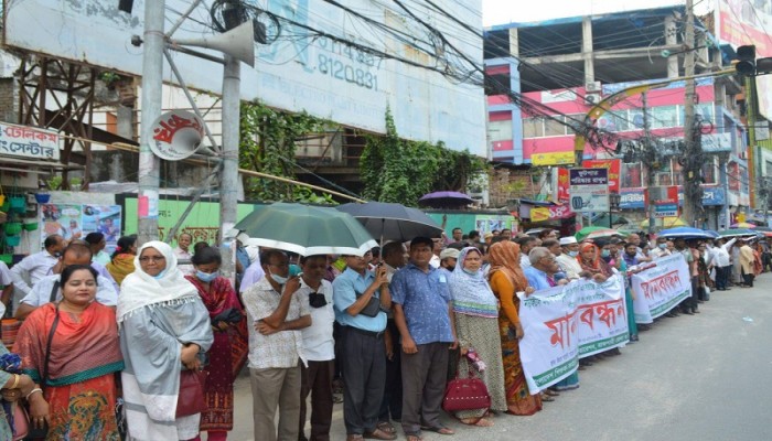 সারাদেশে শিক্ষক হত্যা-হেনস্তার প্রতিবাদ