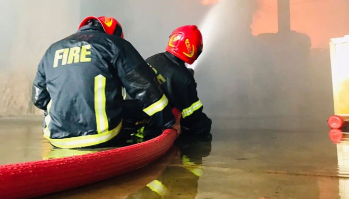 সোনারগাঁয়ের কারখানার আগুন সাড়ে ৩ ঘণ্টা পর নিয়ন্ত্রণে