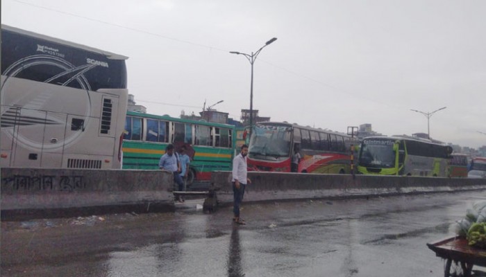 ৫ মিনিটের ফ্লাইওভার পার হতে লাগছে দেড় ঘণ্টা