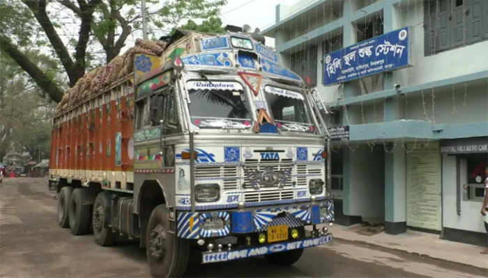 পেঁয়াজের দাম কেজিতে ১০ টাকা কমল