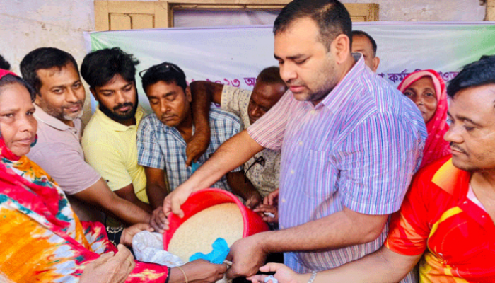 প্রধানমন্ত্রীর ঈদ উপহার পেলেন নওহাটা পৌরসভায় নয় হাজার পরিবার