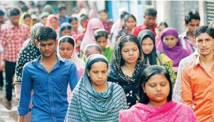 দেশে এখন পুরুষের চেয়ে নারীর সংখ্যা বেশি