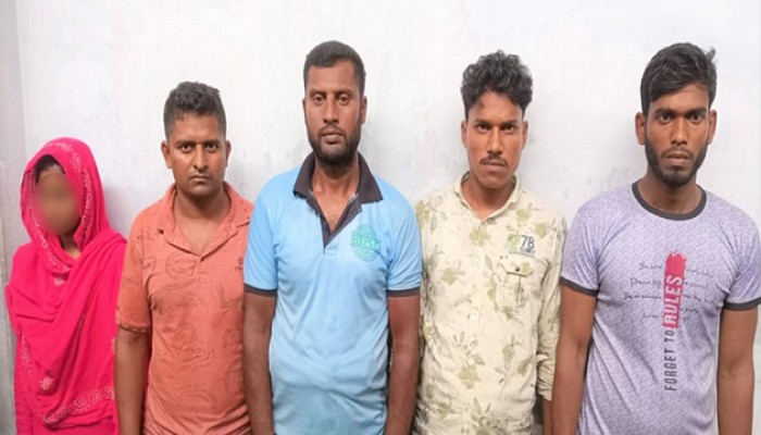 রাজশাহীতে উচ্চ শব্দে গান বাজাতে নিষেধ করায় খুন, গ্রেপ্তার ৫