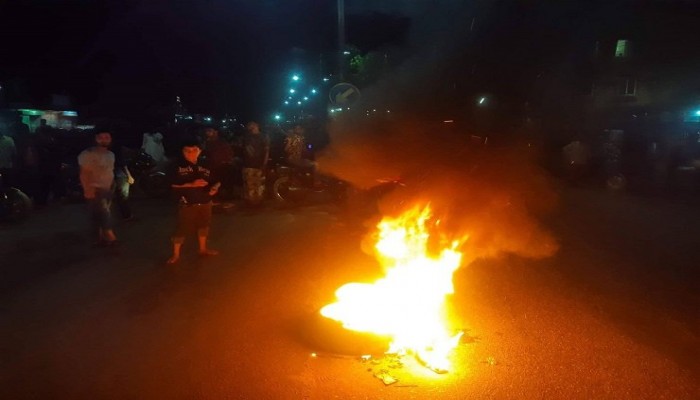 তেল নিয়ে তেলেসমাতি, সিলেটের সড়কে আগুন