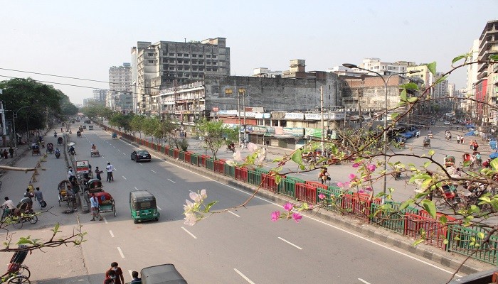 ছুটির দিনে ঢাকার রাস্তায় চলাচলে স্বস্তি