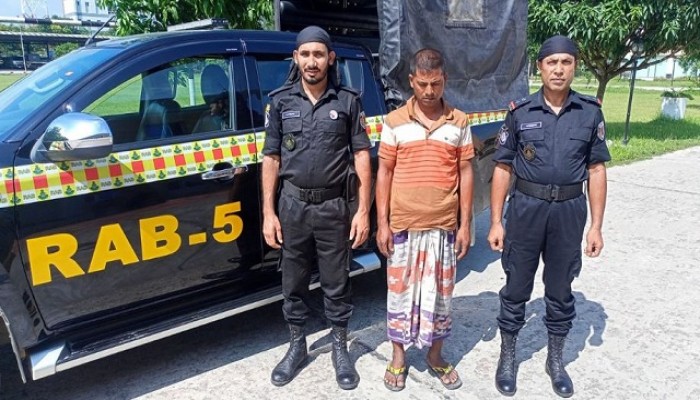 কৃষকের ছদ্মবেশে মাদক ব্যবসায়ী আটক