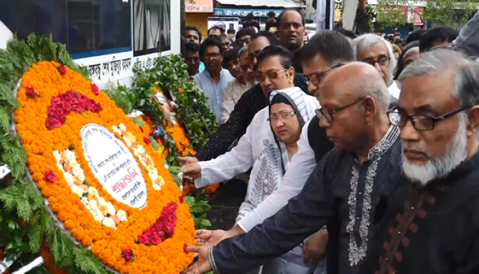 রাজশাহীতে বিনম্র শ্রদ্ধায় জাতির পিতাকে স্মরণ