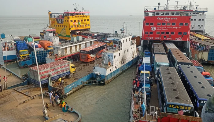 ফেরিভাড়া বাড়ছে ২০ শতাংশ, বৃহস্পতিবার থেকে কার্যকর