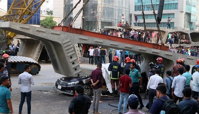 প্রাইভেটকারে গার্ডার: মামলা তদন্তে ডিবি