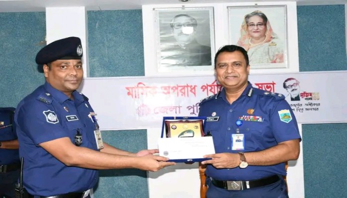 জেলার শ্রেষ্ঠ অফিসার ইনচার্জ মোঃ আসাদুজ্জামান বেড়া মডেল থানা