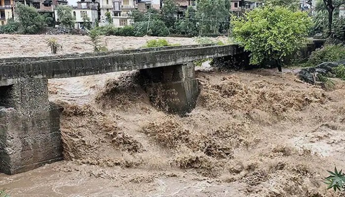 ভারতে ভারি বর্ষণে আকস্মিক বন্যায় ৩৩ জনের মৃত্যু