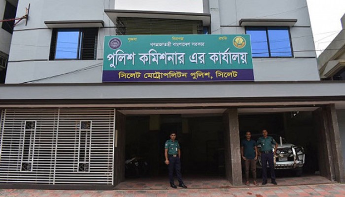 তালাবদ্ধ ঘরে প্রবাসীর স্ত্রীর অর্ধগলিত লাশ