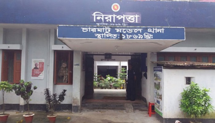 চারঘাটে ফেন্সিডিলসহ ইউপি সদস্য রবিউল গ্রেপ্তার