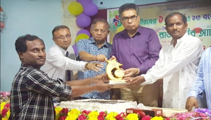 বৃক্ষ রোপনে বিশেষ অবদানের জন্য  রাজশাহীর আলো সম্মাননা পদক  পেলেন ইব্রাহিম হায়দার