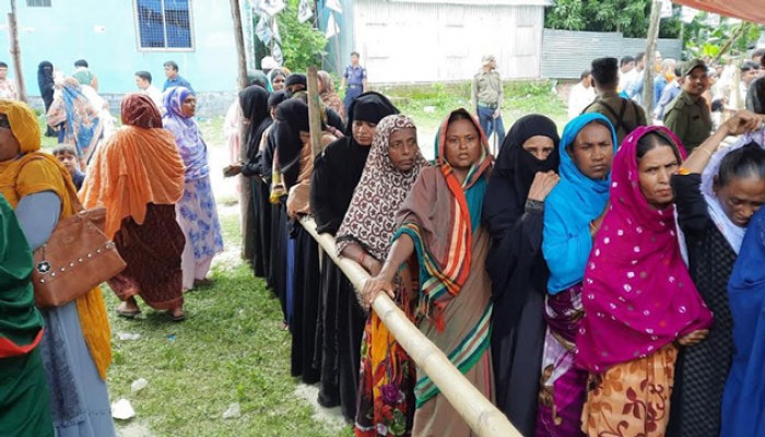 ভোট বন্ধে হতবাক মাঠের কর্মকর্তারা