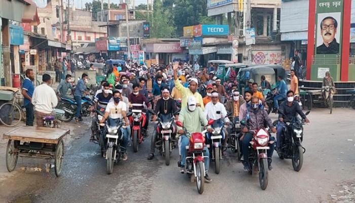 বাঘা পৌর নির্বাচনে মেয়র প্রার্থী পিন্টুর শোডাউন