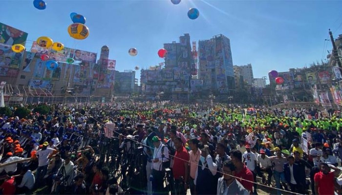 সমাবেশ শুরুর আগেই কুমিল্লায় বিএনপির জনস্রোত