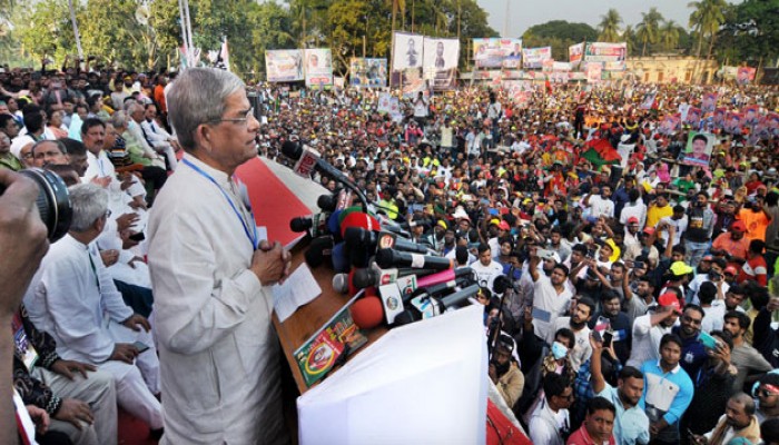 তত্ত্বাবধায়ক সরকারের কাছে ক্ষমতা ছেড়ে দিন : মীর্জা ফখরুল