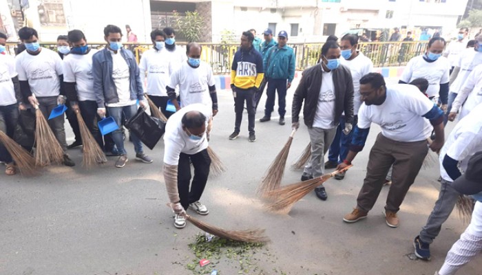 রাজশাহীতে ভারতীয় সহকারী হাইকমিশনের পরিচ্ছন্নতা অভিযান