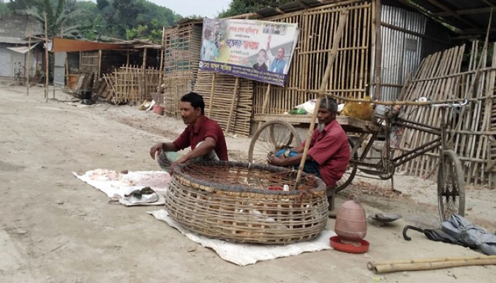 যাচ্ছে না রাবি শিক্ষার্থীরা, সচল হয়নি বিনোদপুর বাজার