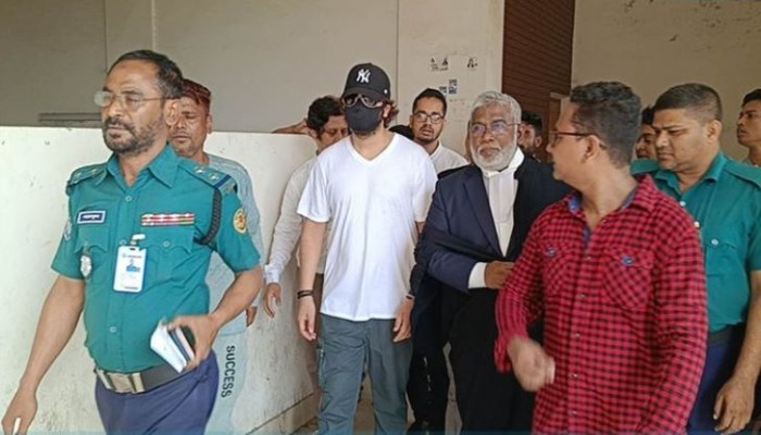 শাকিব খানের মামলায় রহমতের বিরুদ্ধে সমন জারি