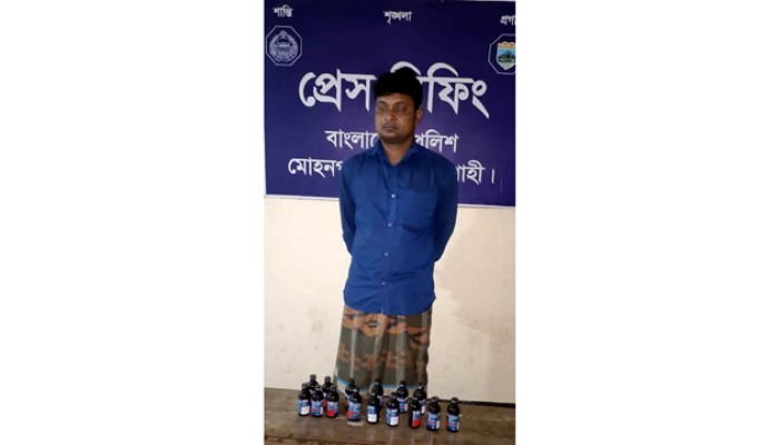 মোহনপুরে ফেনসিডিলসহ মাদক কারবারি আটক