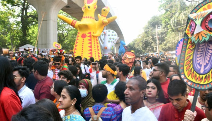 বর্ণিল উৎসবে বাংলা নববর্ষ উদযাপন