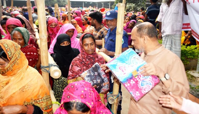 বাগমারায় ১৫ হাজার নারী পেলো এমপি এনামুল হকের ঈদ উপহার