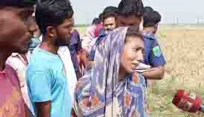 নওগাঁয় টমটম চালকের গলাকাটা লাশ উদ্ধার
