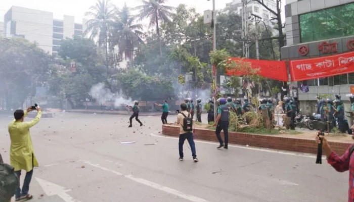 রাজনৈতিক সংকট: শান্তিপূর্ণ সমাধানের জন্য সংলাপের তাগিদ