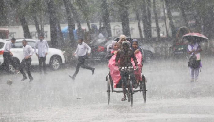 আজ সিলেটসহ ৪ বিভাগে ভারী বর্ষণ, তাপমাত্রা বাড়বে ২ বিভাগে