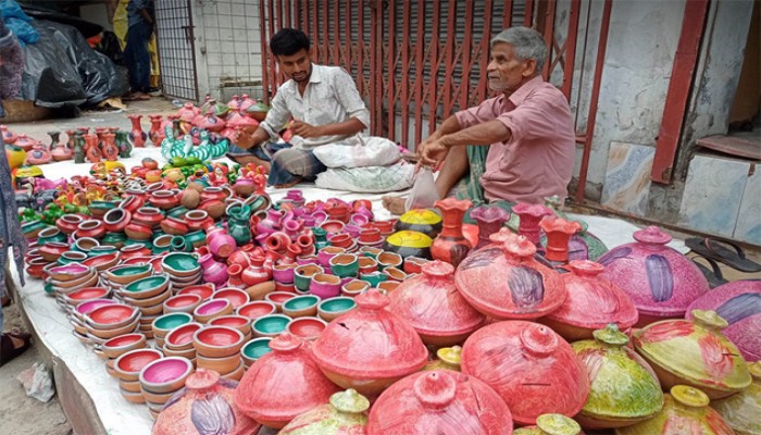 রথের মেলায় আনন্দের আমেজ