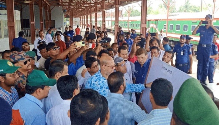 পদ্মা সেতু দিয়ে ঢাকা-বেনাপোল ট্রেন চলবে আগামী বছর: রেল সচিব