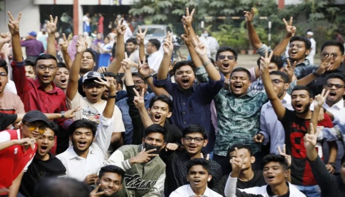 বিদ্যালয় থেকে পরীক্ষার্থীই একজন, সেও ফেল