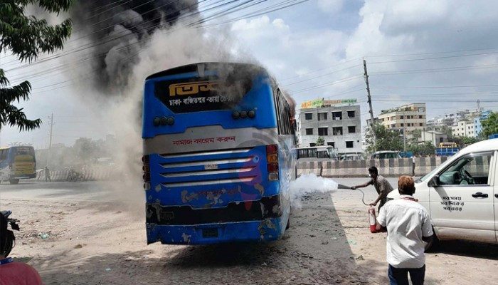 মাতুয়াইলে আরও একটি বাসে আগুন