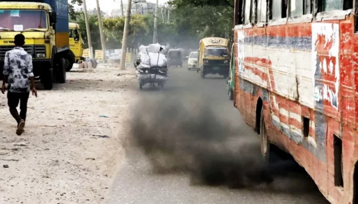 বায়ুদূষণে ঢাকার অবস্থান নবম