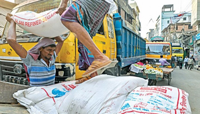 কেজিতে চিনির দাম কমল ৫ টাকা