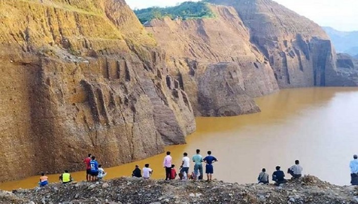 মিয়ানমারে ভূমিধসে নিহত ২৫