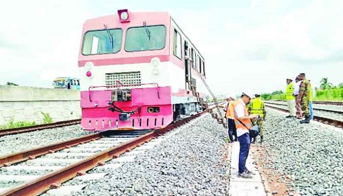 পরীক্ষামূলক চলল রেল ট্র্যাক কার পদ্মা সেতুর ঢাকা-মাওয়া রুট