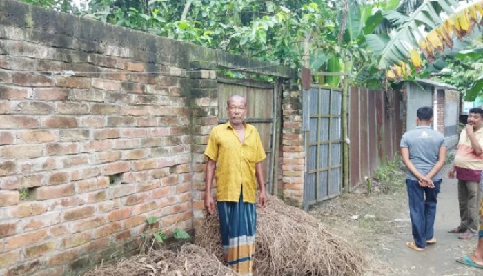 বগুড়ার শাজাহানপুরে সুদে সর্বস্বান্ত মানুষ, ছাড়ছে ভিটেমাটি