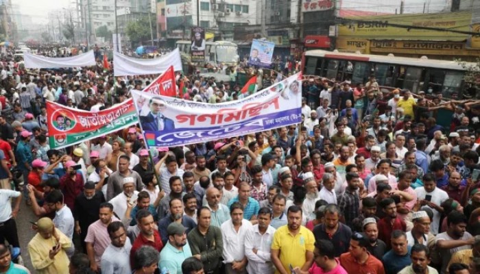 আন্দোলন তুঙ্গে নিতে এবার কঠোর হবে বিএনপি