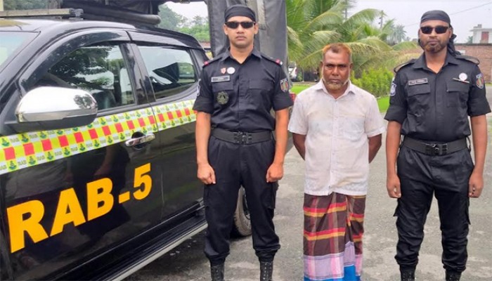 নাটোরে জোরপূর্বক শিশু ধ’র্ষ’ণ মামলার পলাতক আসামী গ্রেপ্তার